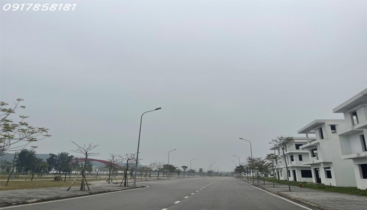 BÁN ĐẤT BIỆT THỰ UBND SẦM SƠN. RA SỔ NGAY, KO CẦN XÂY. LH: 0917 858181
